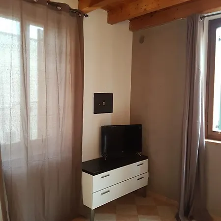 Mazzini 33 3* Verona